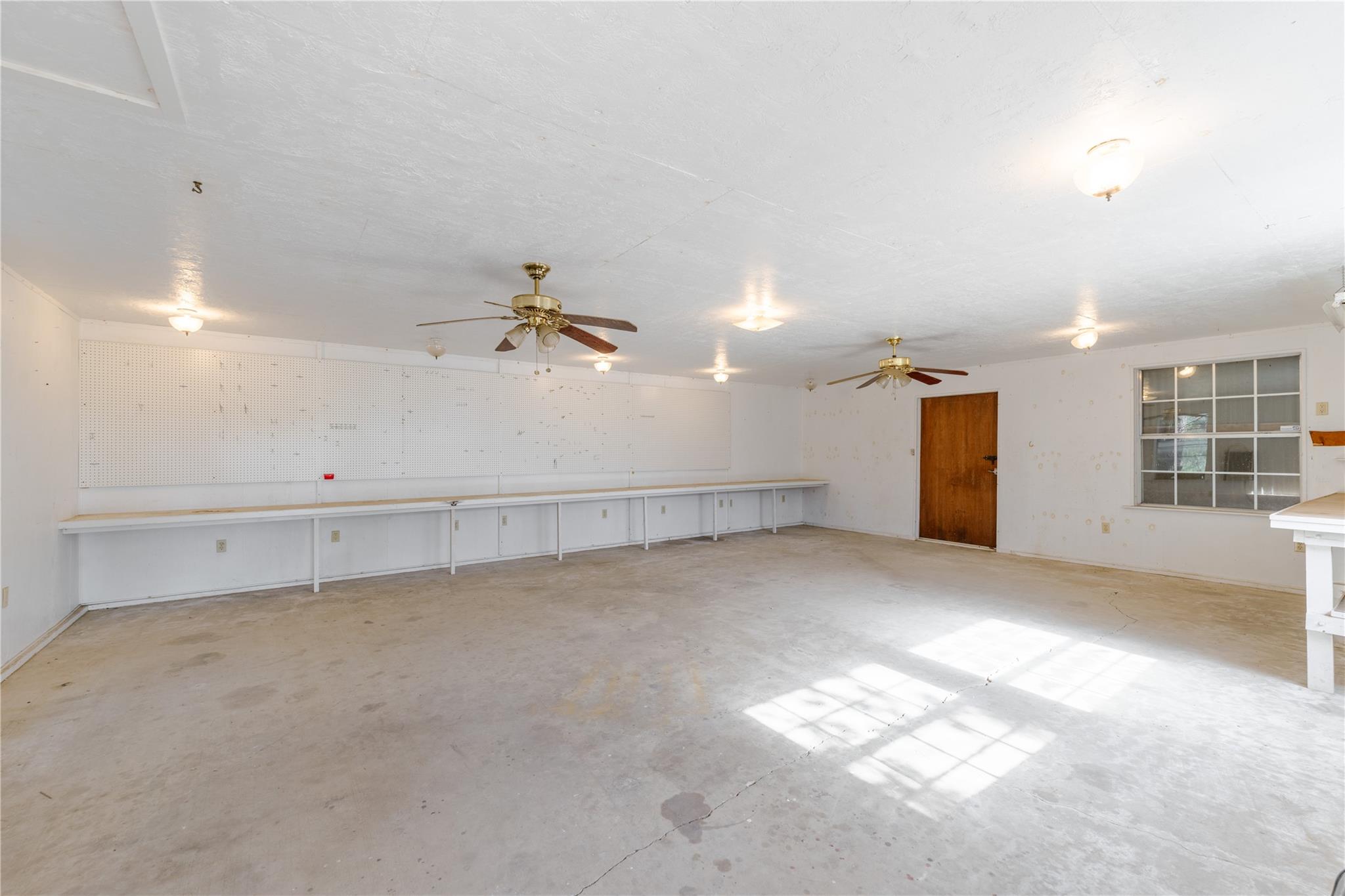2173 County Road 434 Loop Property Photo 17