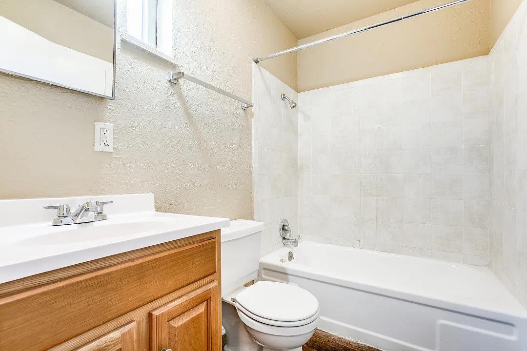 216 Lucas St St #2 Property Photo 8