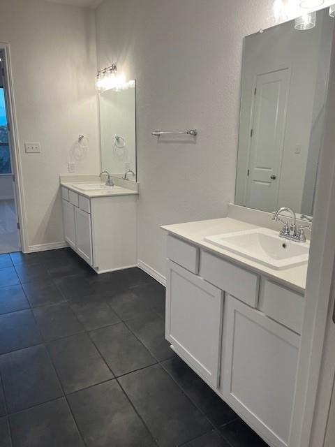 1129 Silver Dollar Trl Property Photo 4