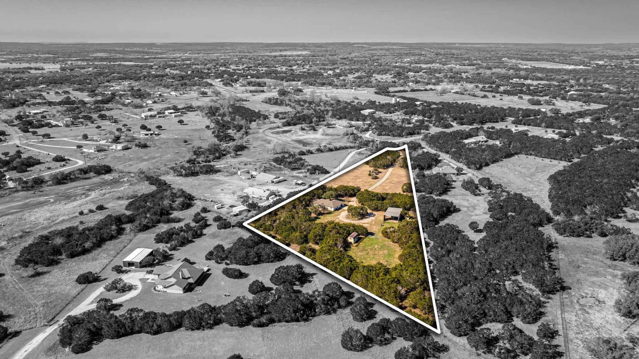 129 Deer Trl Property Photo 1