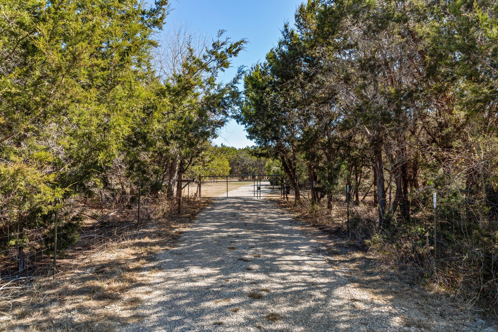 129 Deer Trl Property Photo 3
