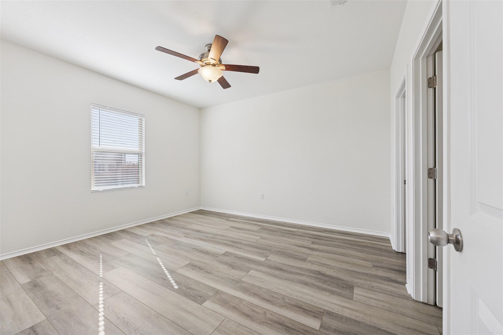 6401 Graymont Dr Property Photo 4