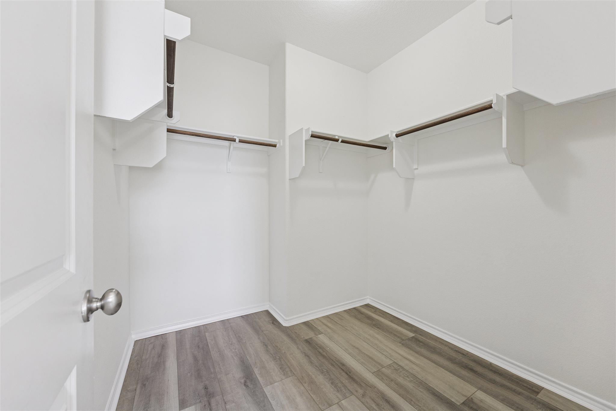 6401 Graymont Dr Property Photo 6