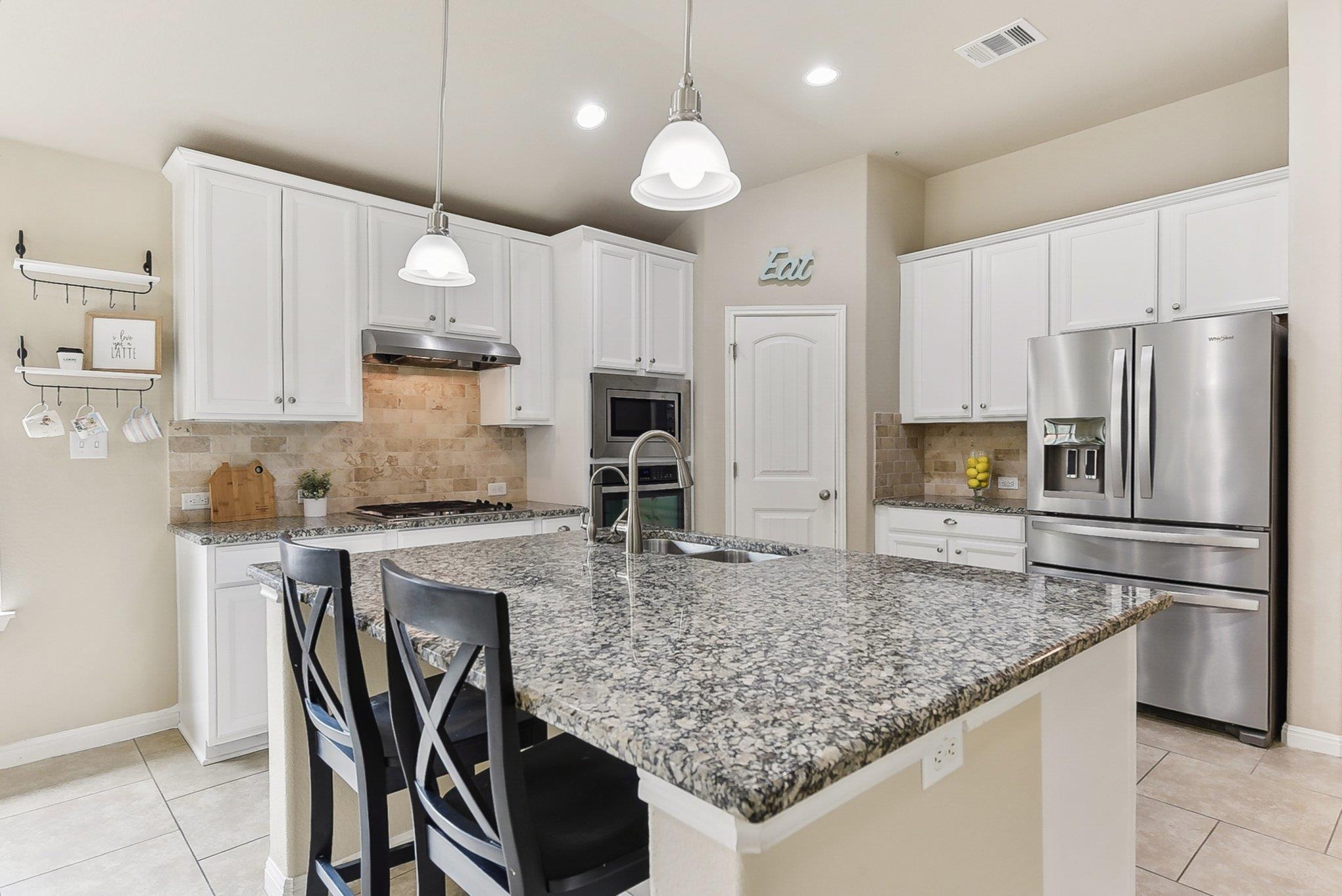 190 Stone View Trl Property Photo 1