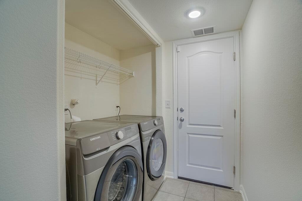 576 Ferrule Dr Property Photo 16