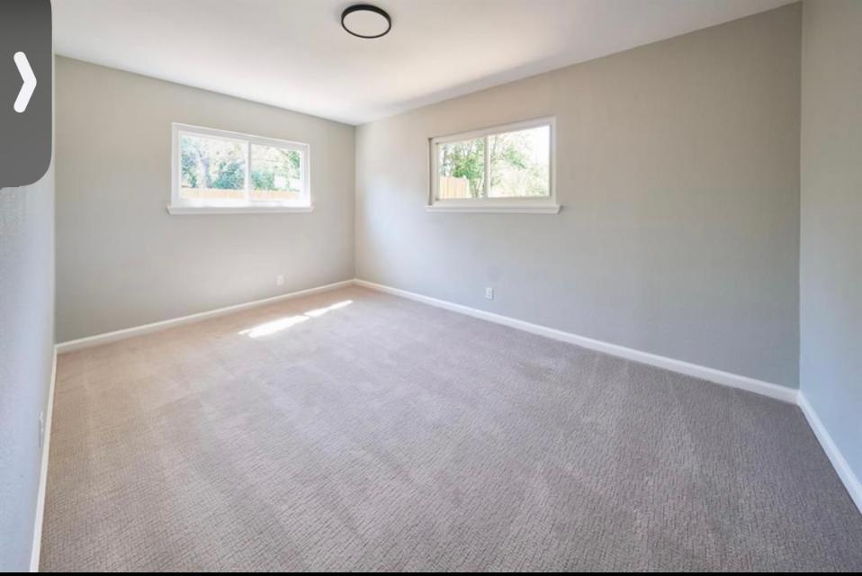 2207 Galway St Property Photo 3