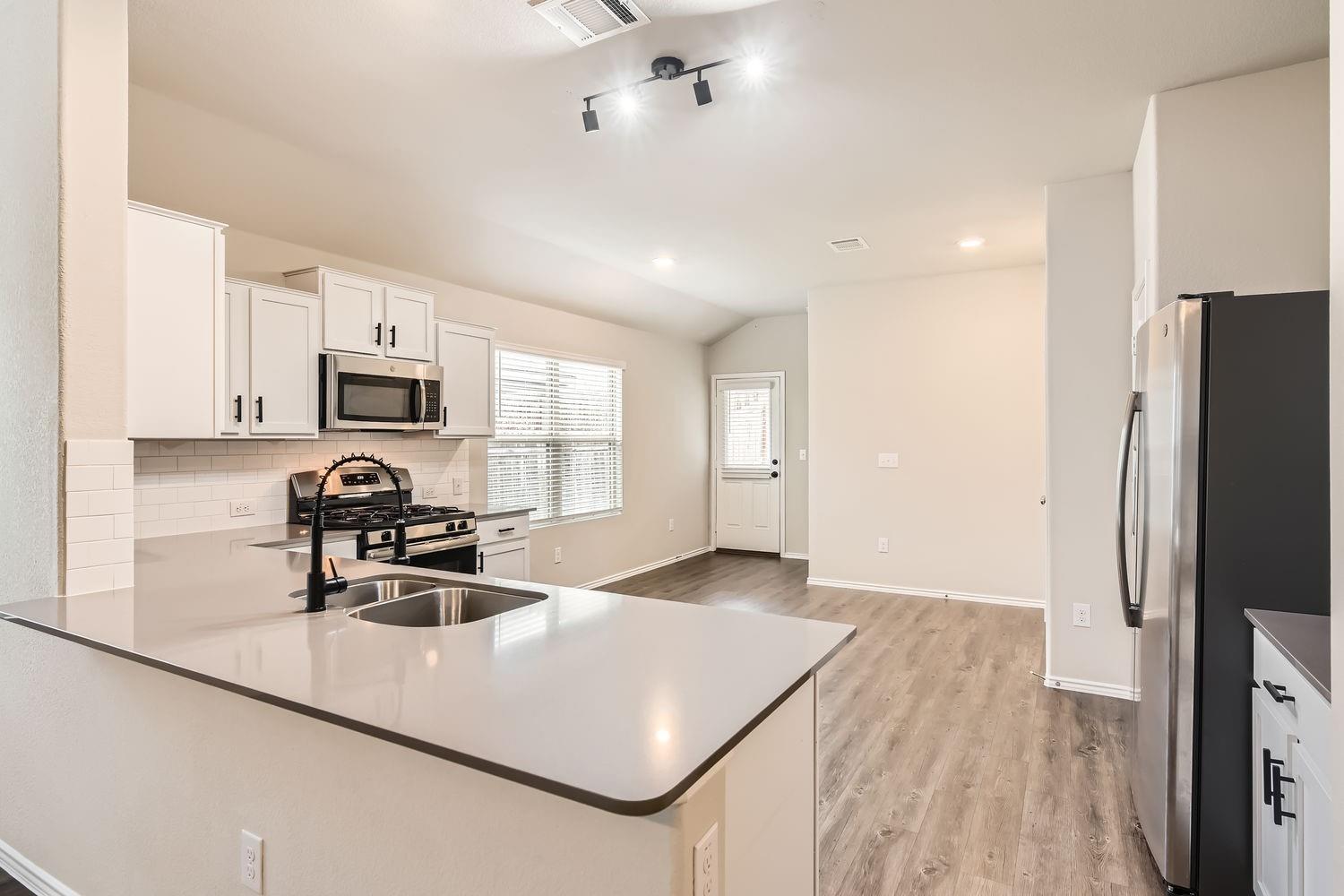 10801 Dimitrios Dr Property Photo 3