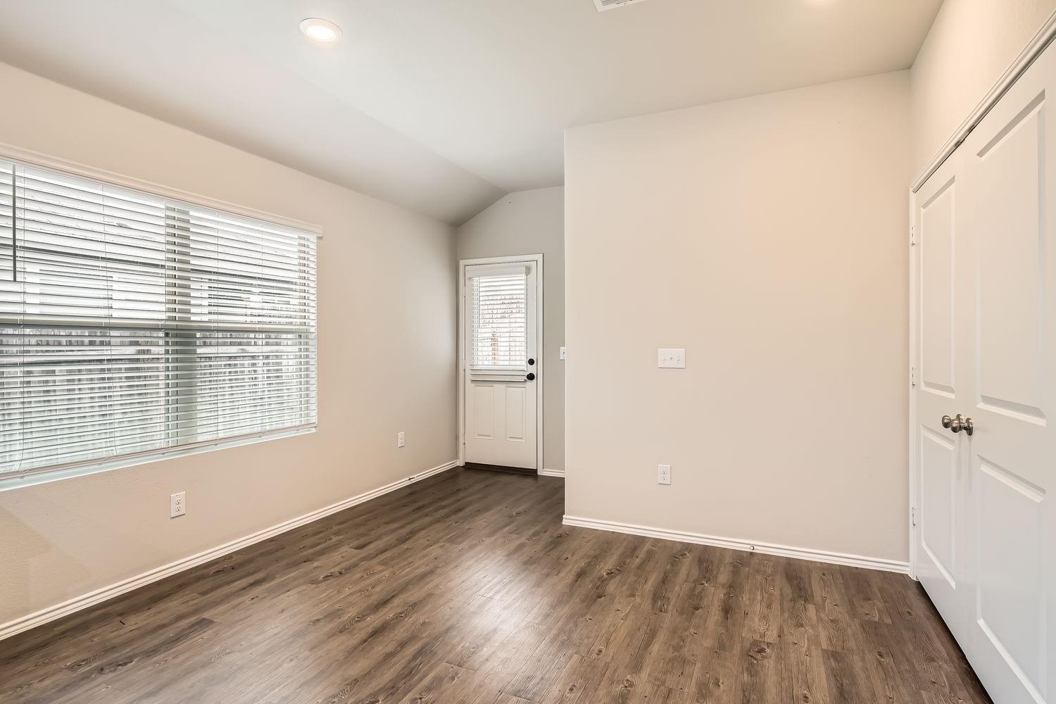 10801 Dimitrios Dr Property Photo 6