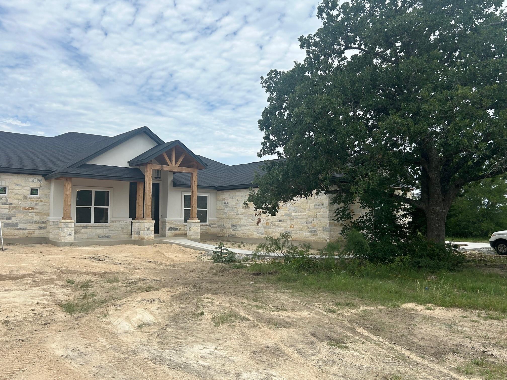 317 Lazy Creek Dr Property Photo