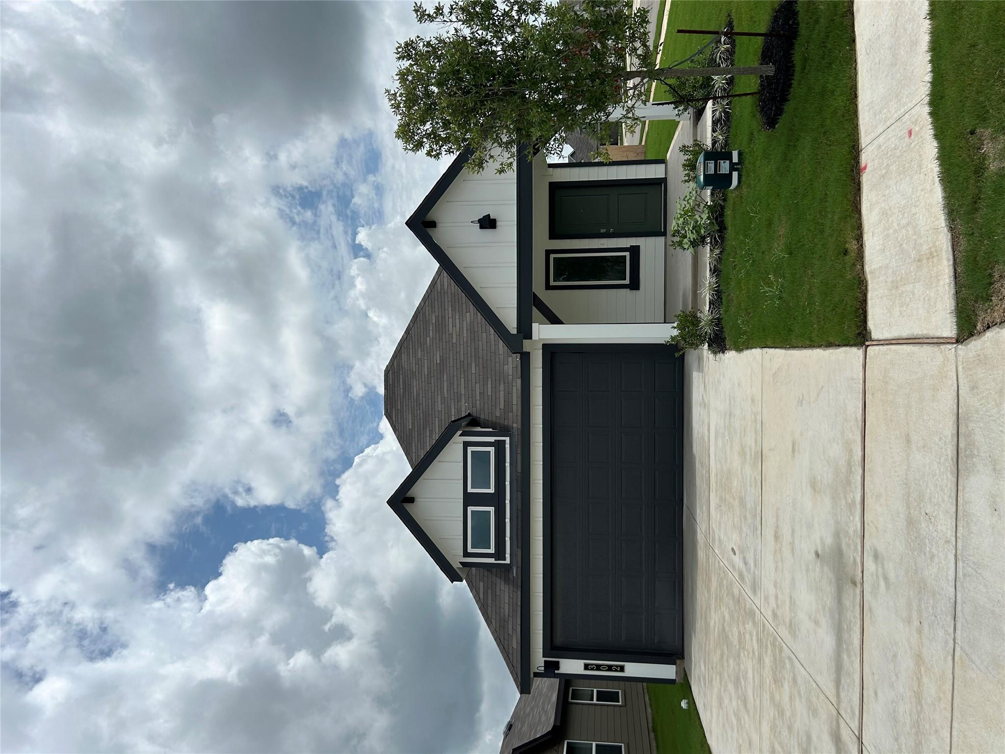 302 Pickel Dr Property Photo 1