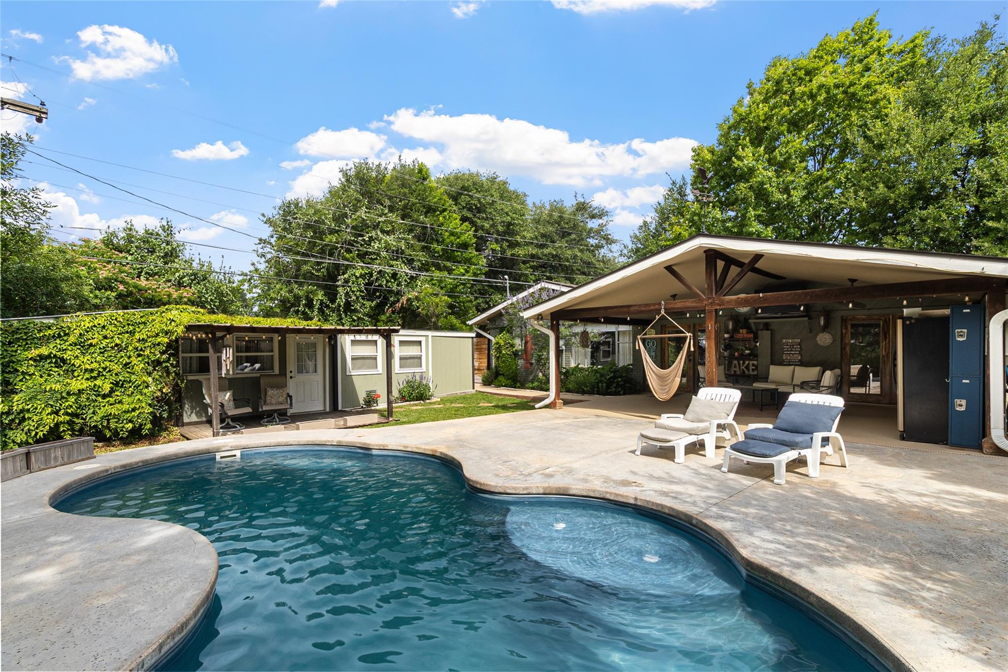 106 Apache Trl Property Photo