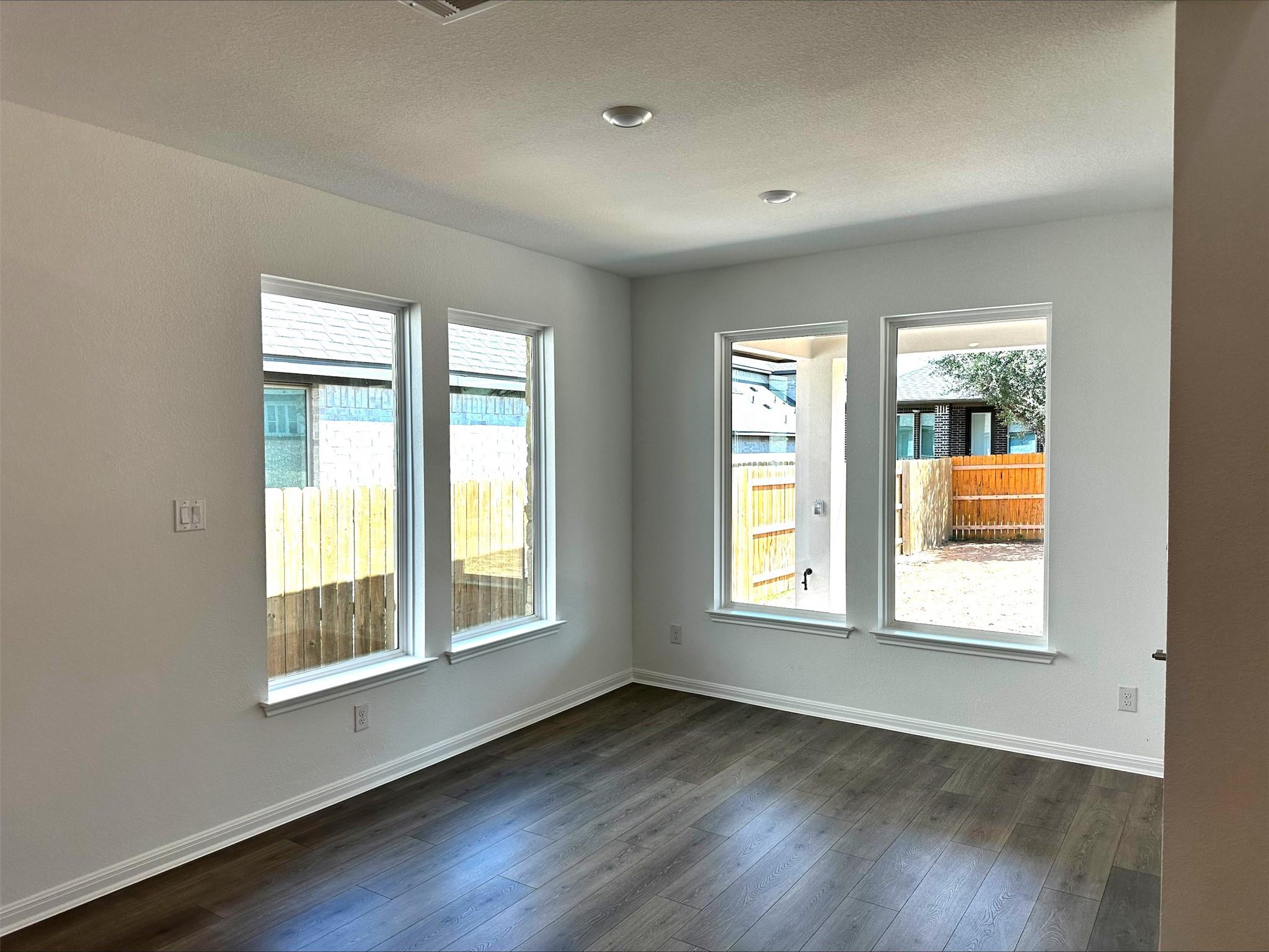 1409 Scenic Green Loop Property Photo 26