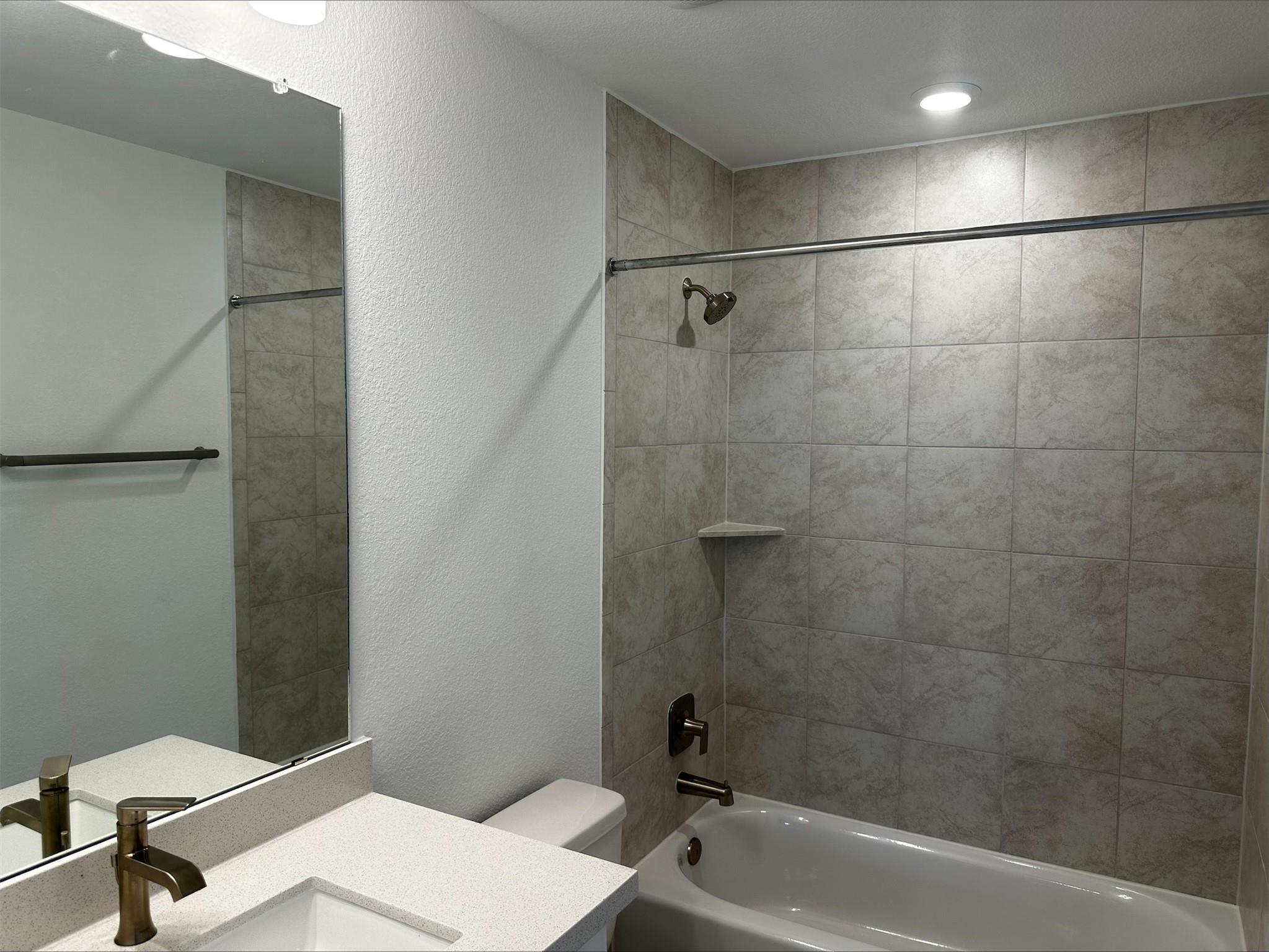 1409 Scenic Green Loop Property Photo 28
