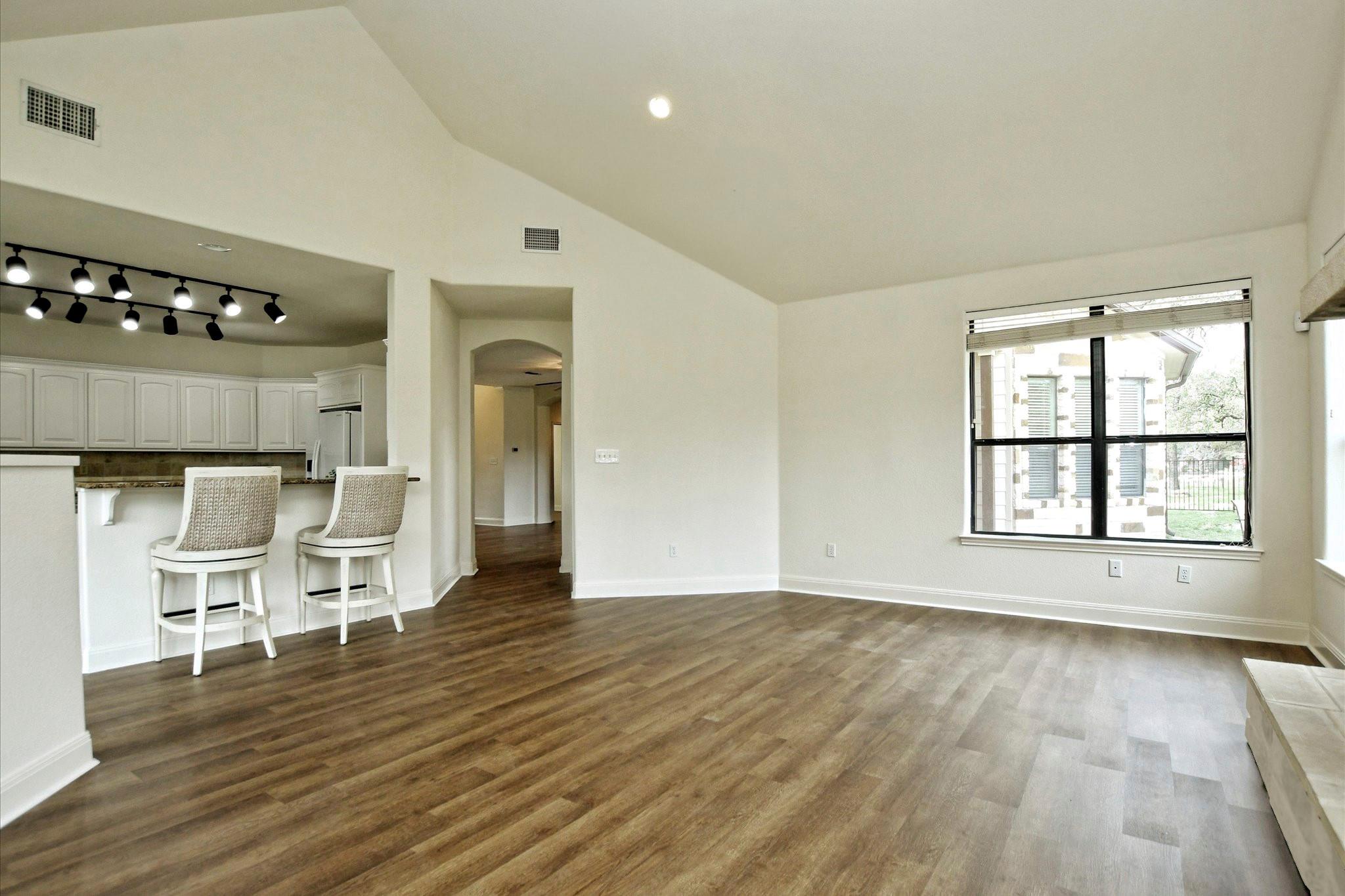 505 Vista View Trl Property Photo 10