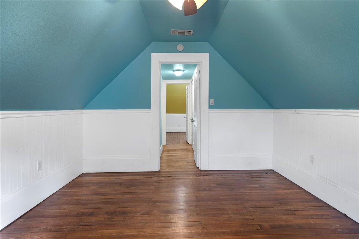 710 Gresham St Property Photo 20