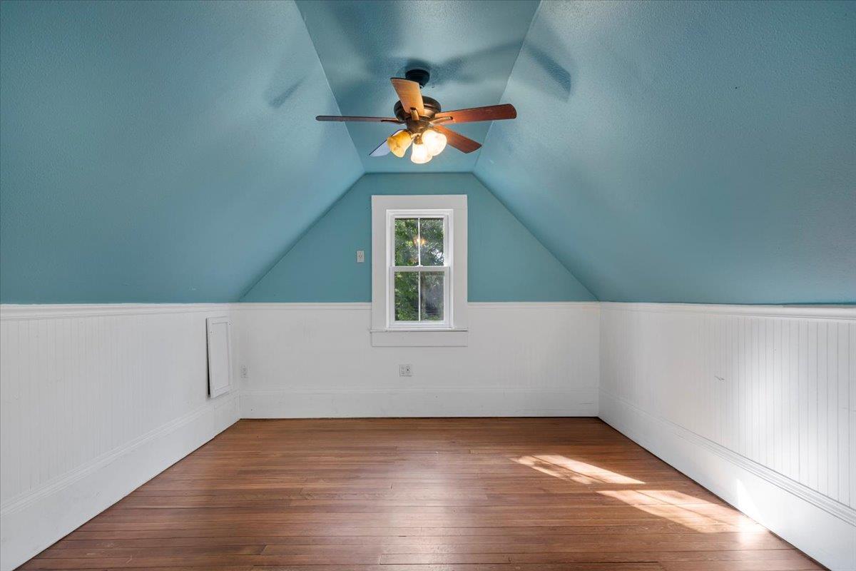 710 Gresham St Property Photo 21