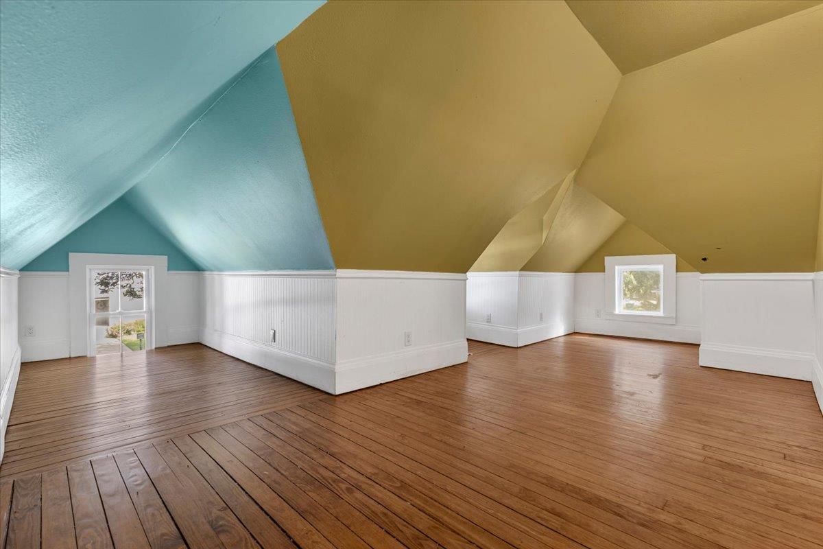 710 Gresham St Property Photo 23