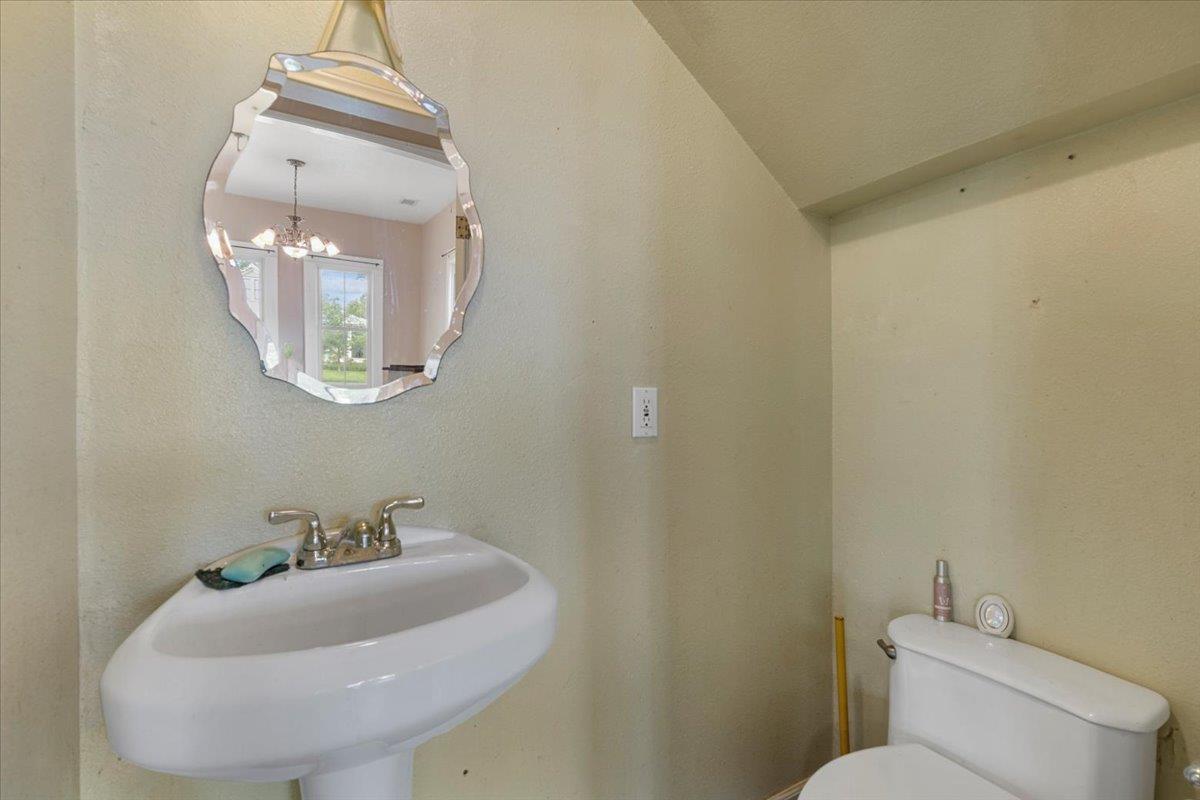 710 Gresham St Property Photo 25