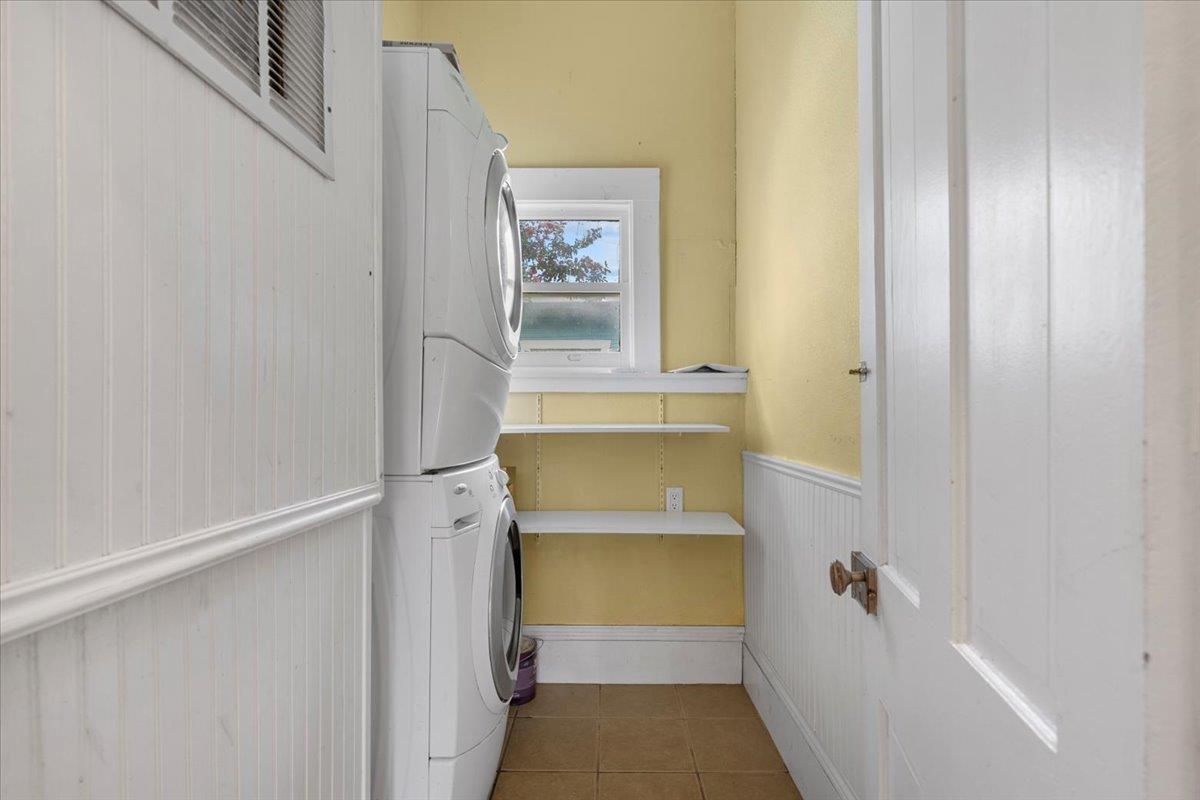 710 Gresham St Property Photo 26