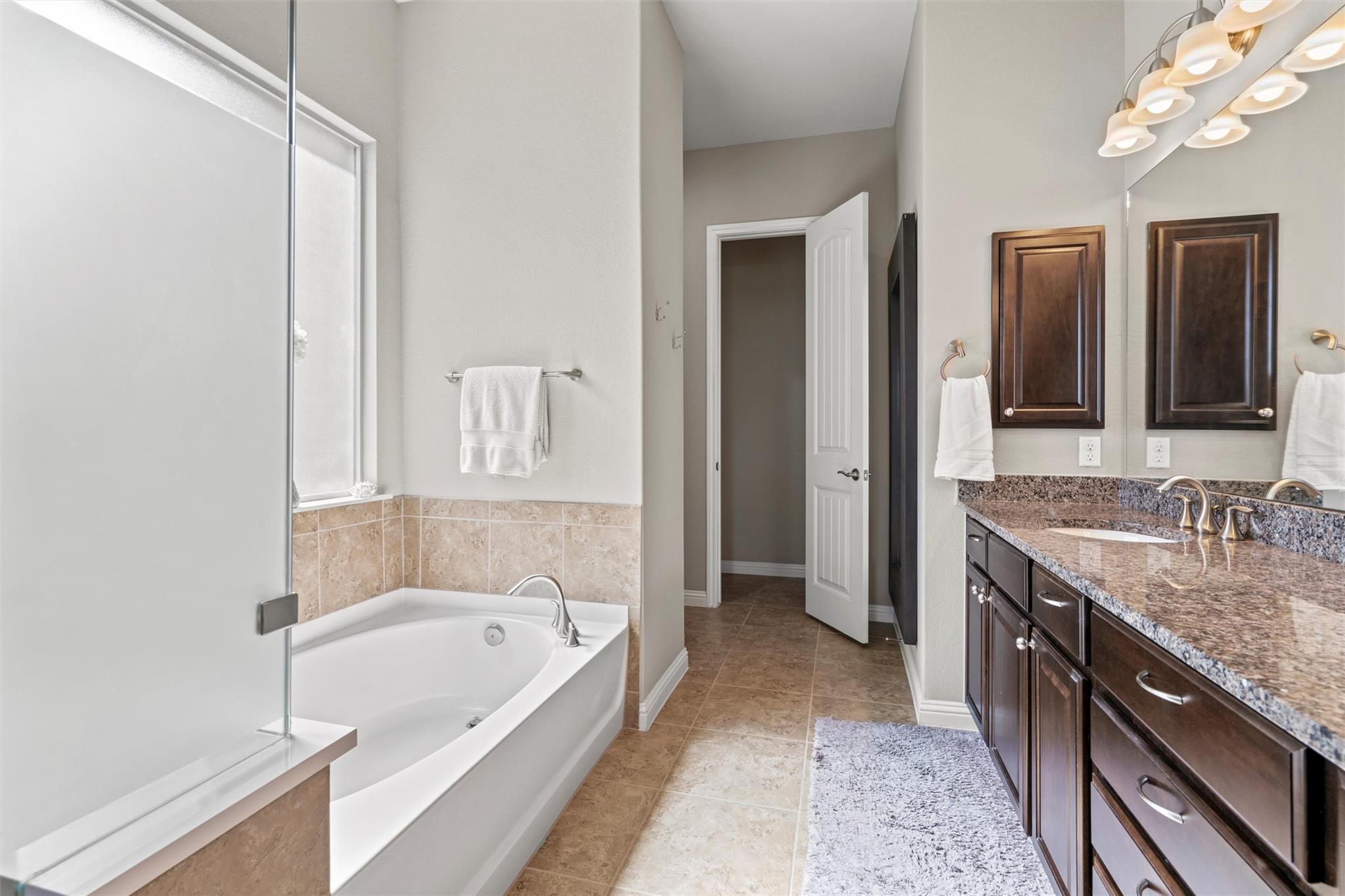 15812 Jeffs Ln Property Photo 20