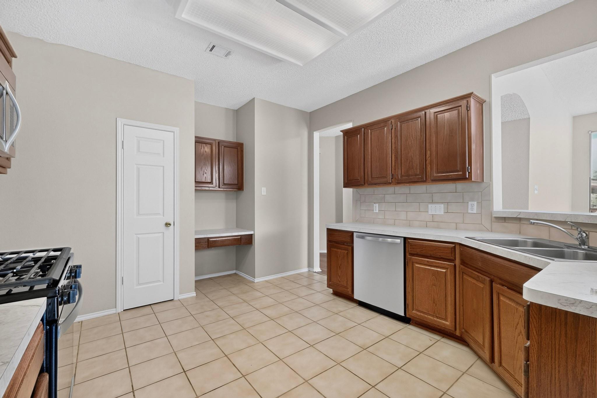 17905 Worley Dr Property Photo 16
