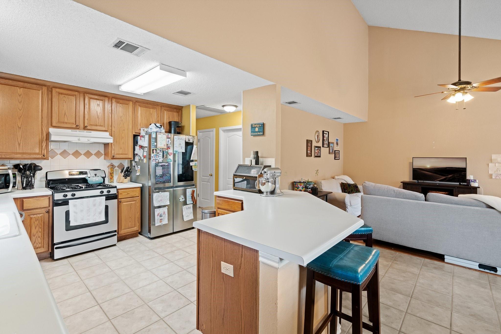 12900 Medina River Way Property Photo 8