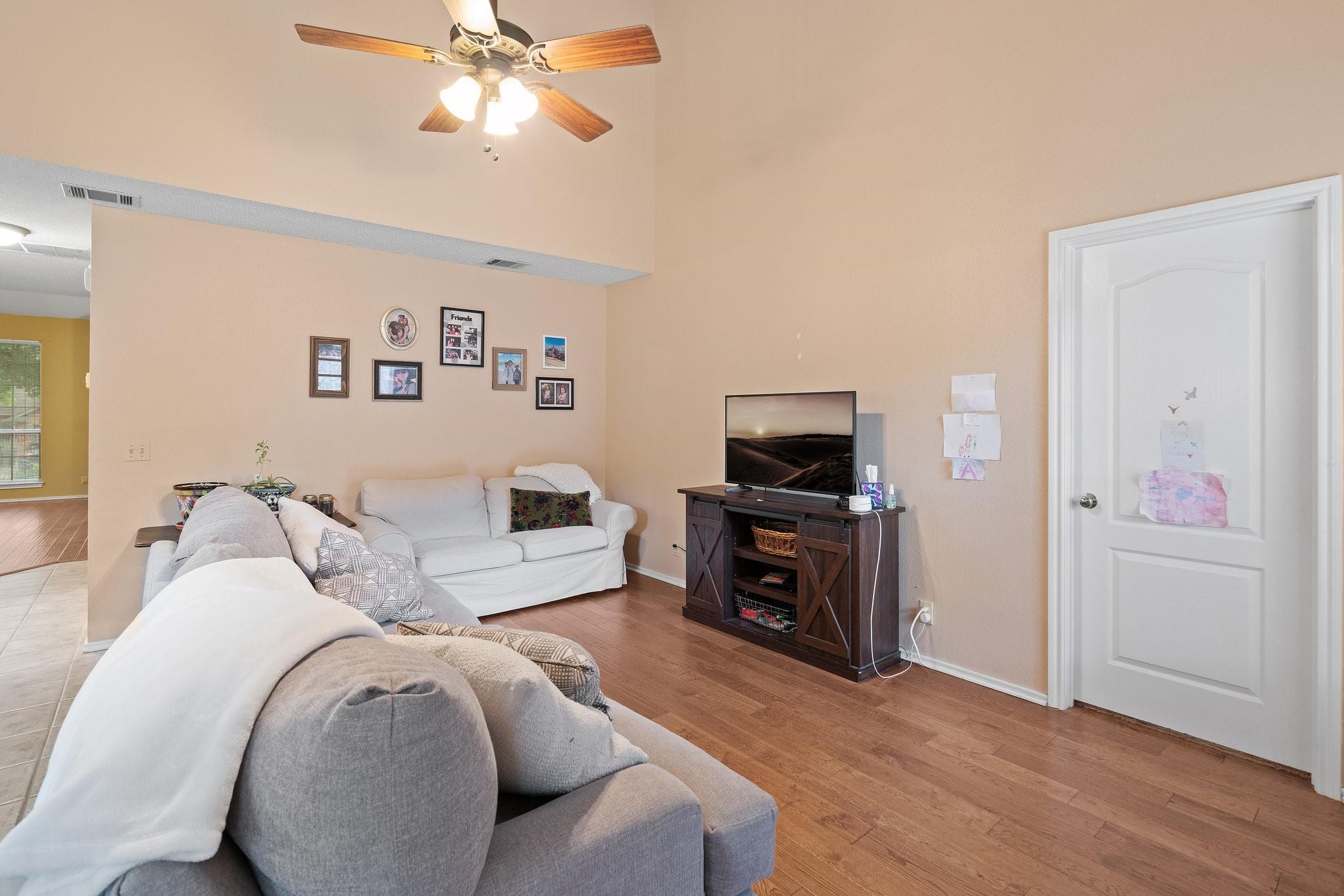 12900 Medina River Way Property Photo 12