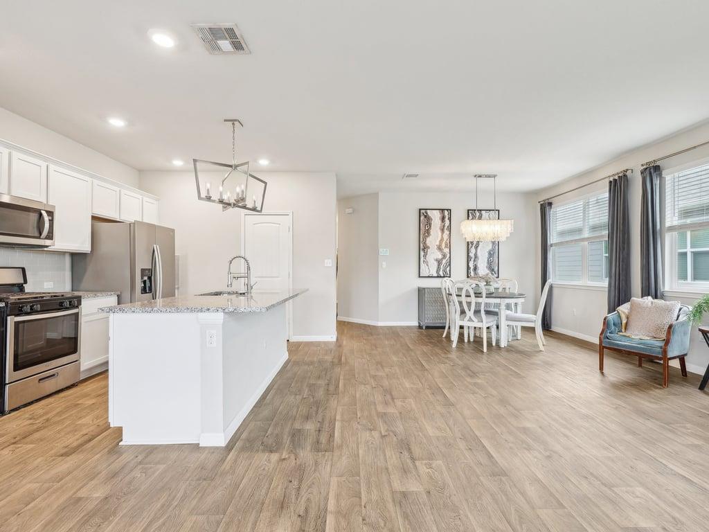 709 Bluffview Dr Property Photo 6