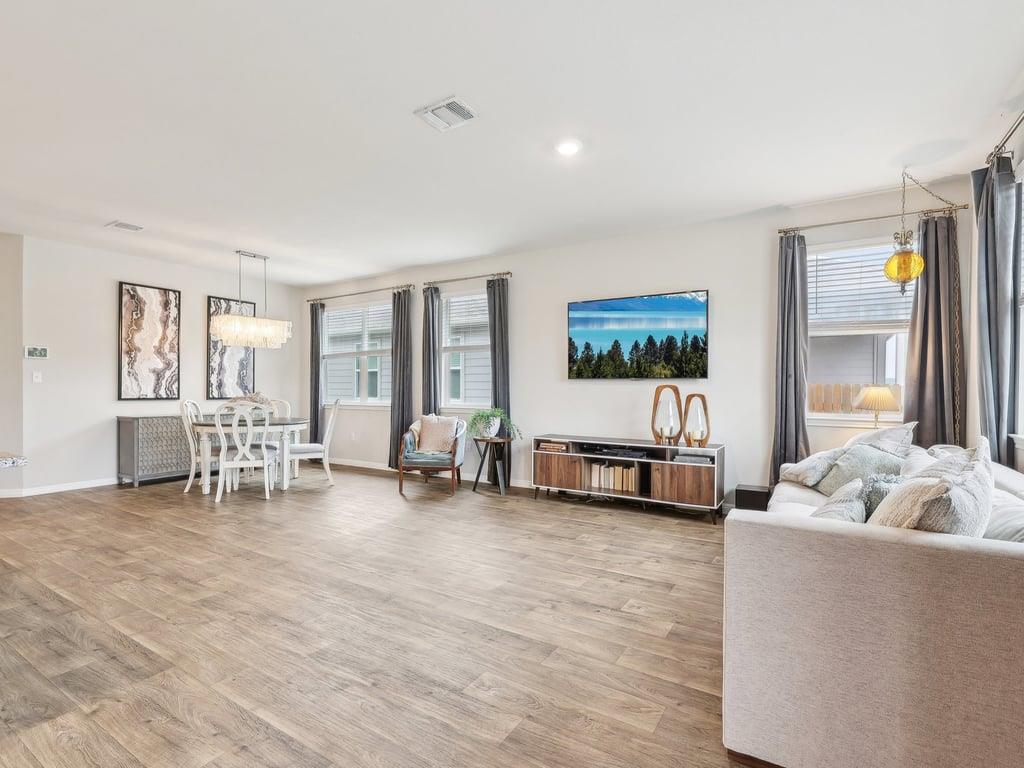 709 Bluffview Dr Property Photo 9