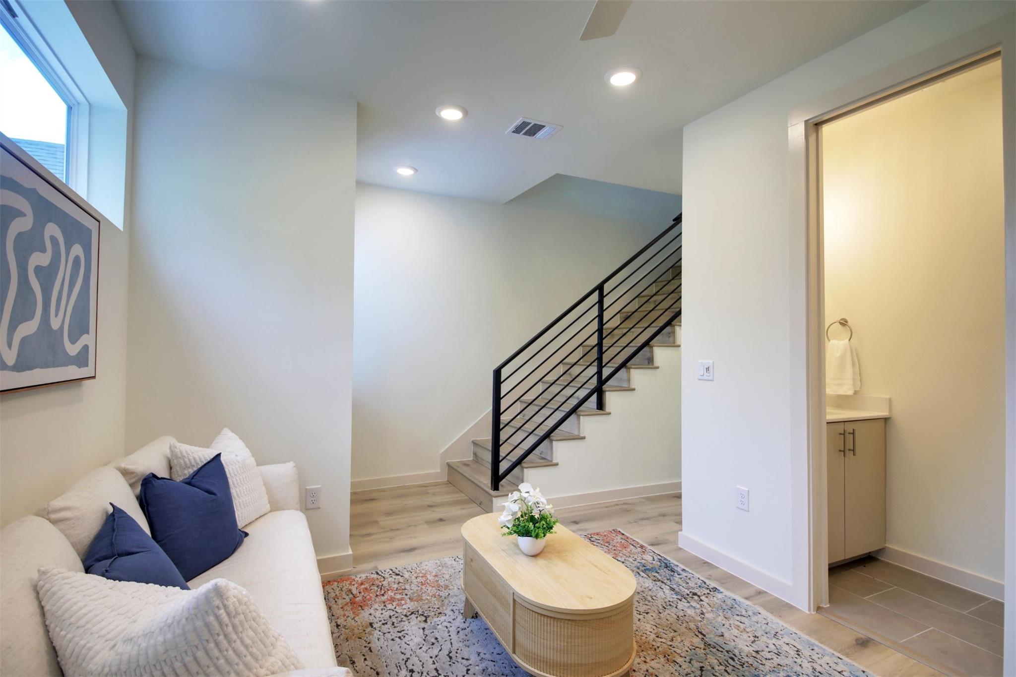 6802 Montana St #2 Property Photo 6
