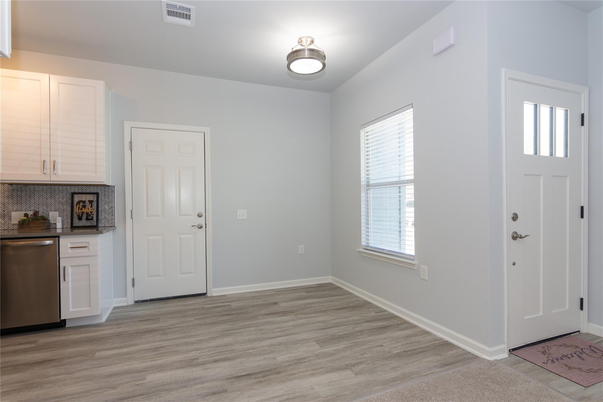 4602 Bundyhill Dr Property Photo 9