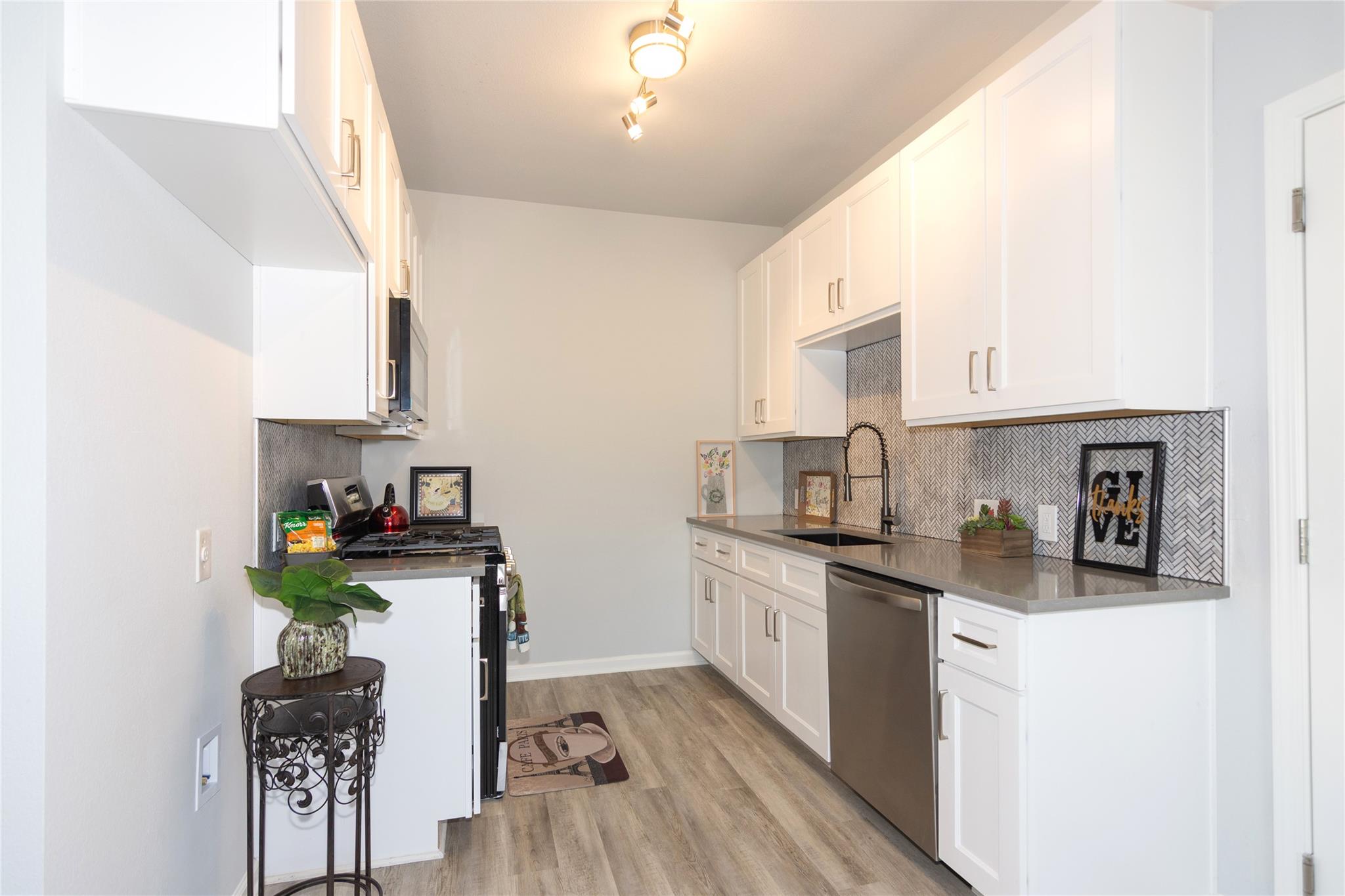 4602 Bundyhill Dr Property Photo 13