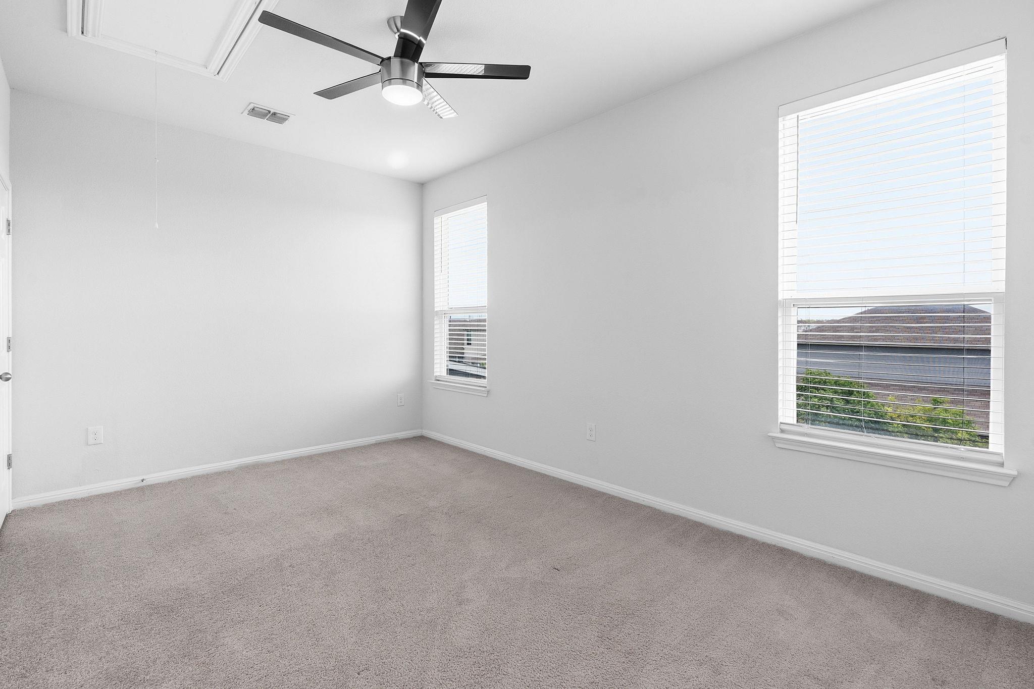 10221 Forest Grove Dr Property Photo 23