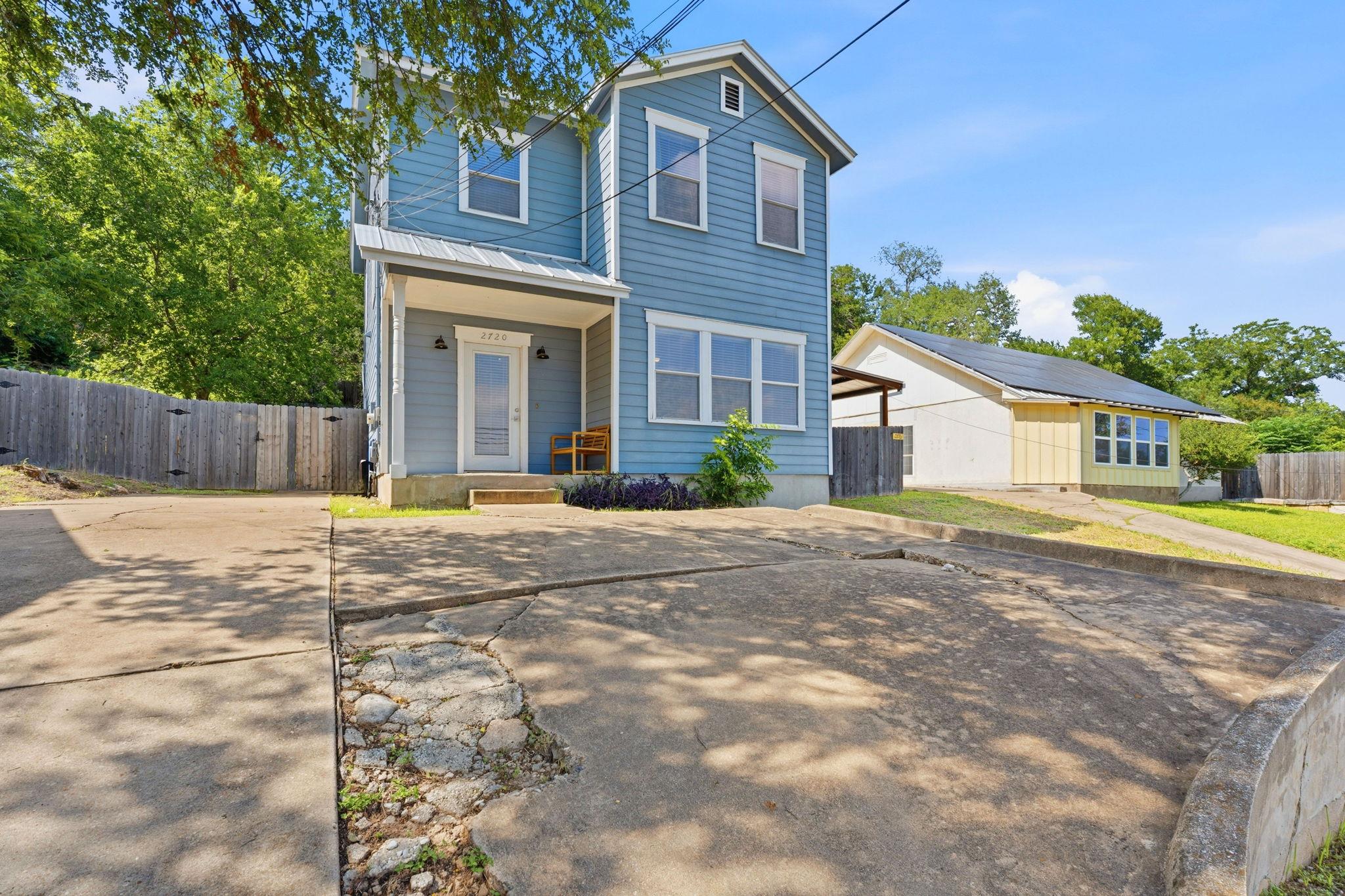 2720 Oak Springs Dr Property Photo 2