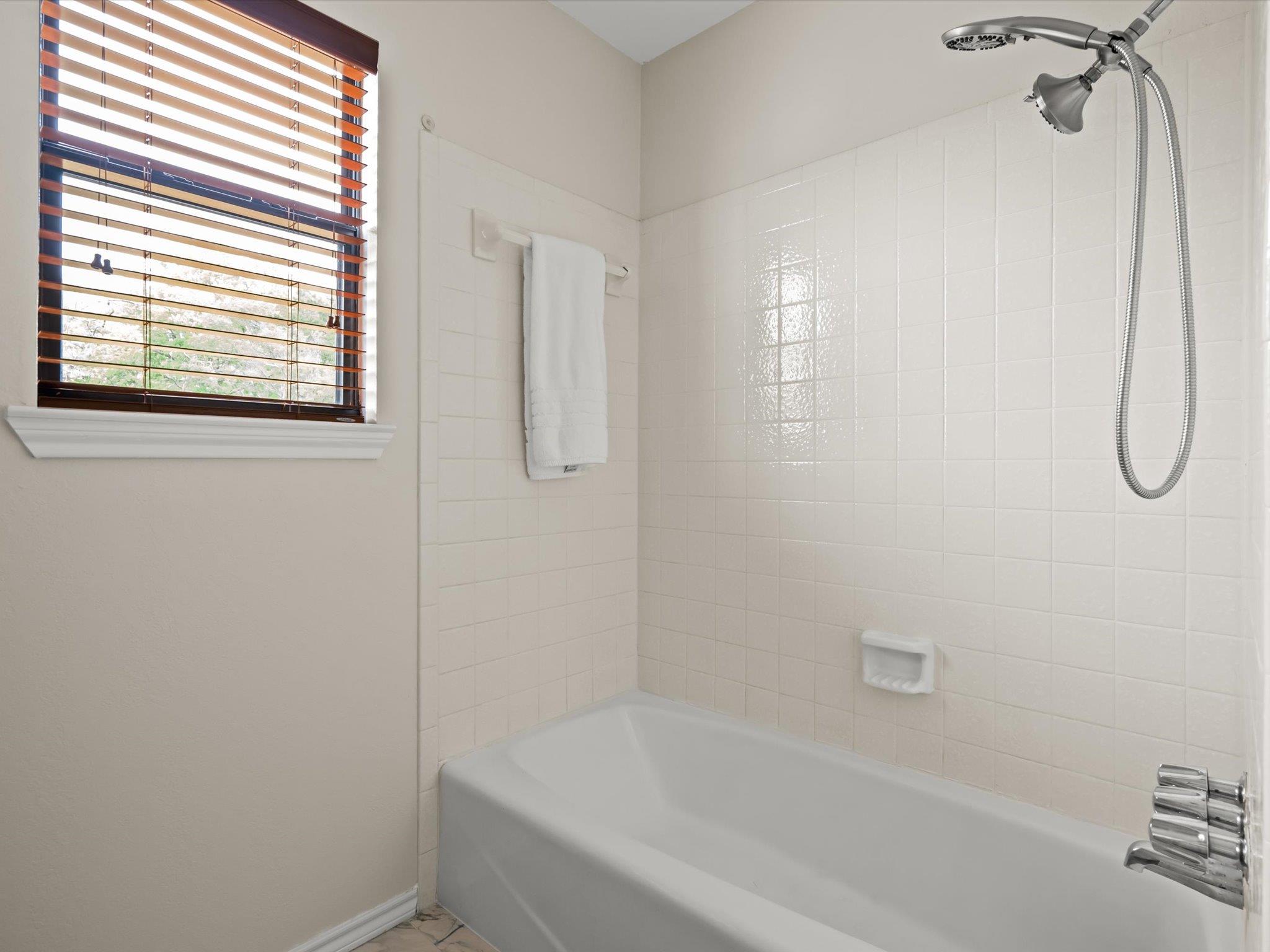 10404 Spicewood Mesa Property Photo 26