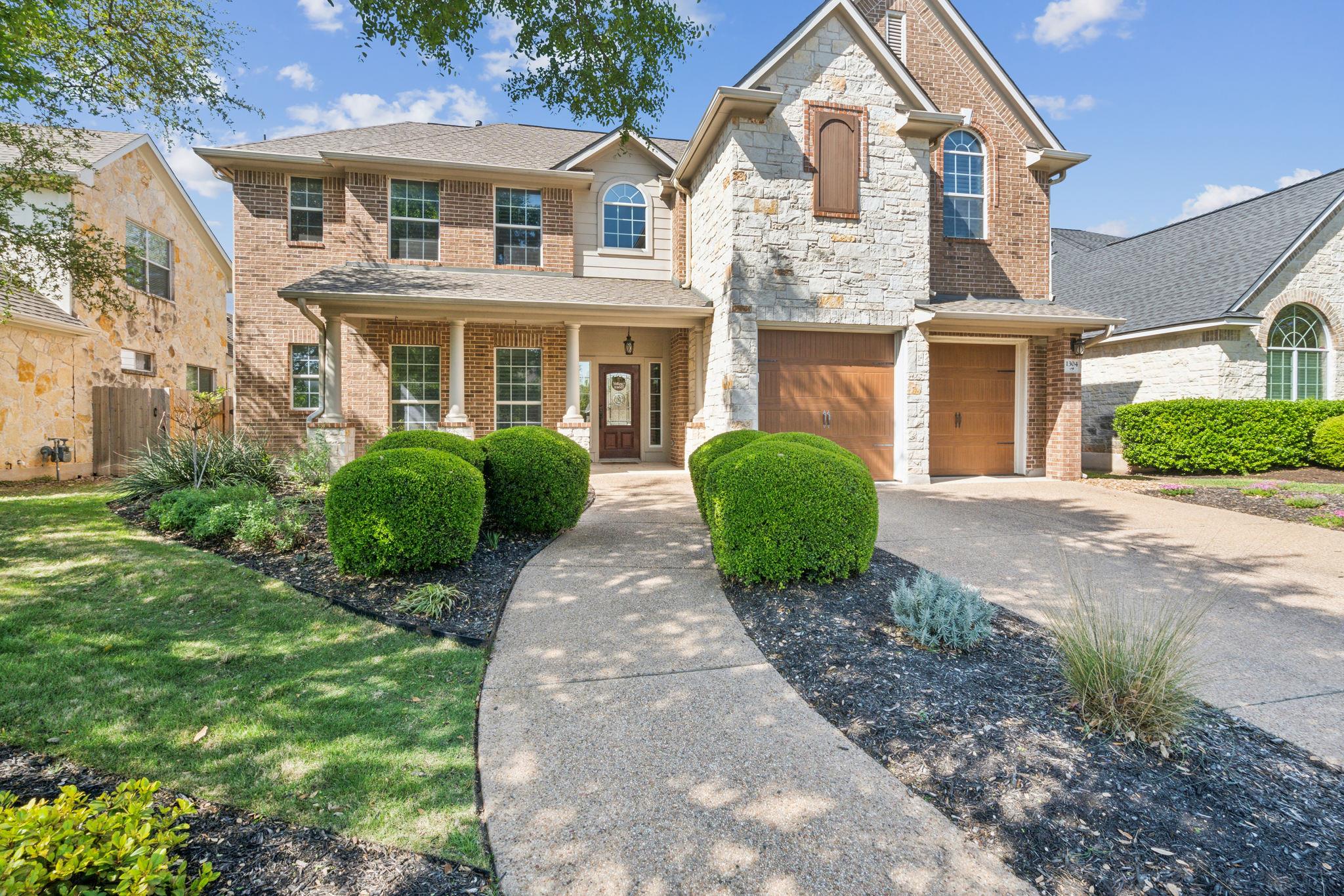 1304 Horseback Holw Property Photo 1