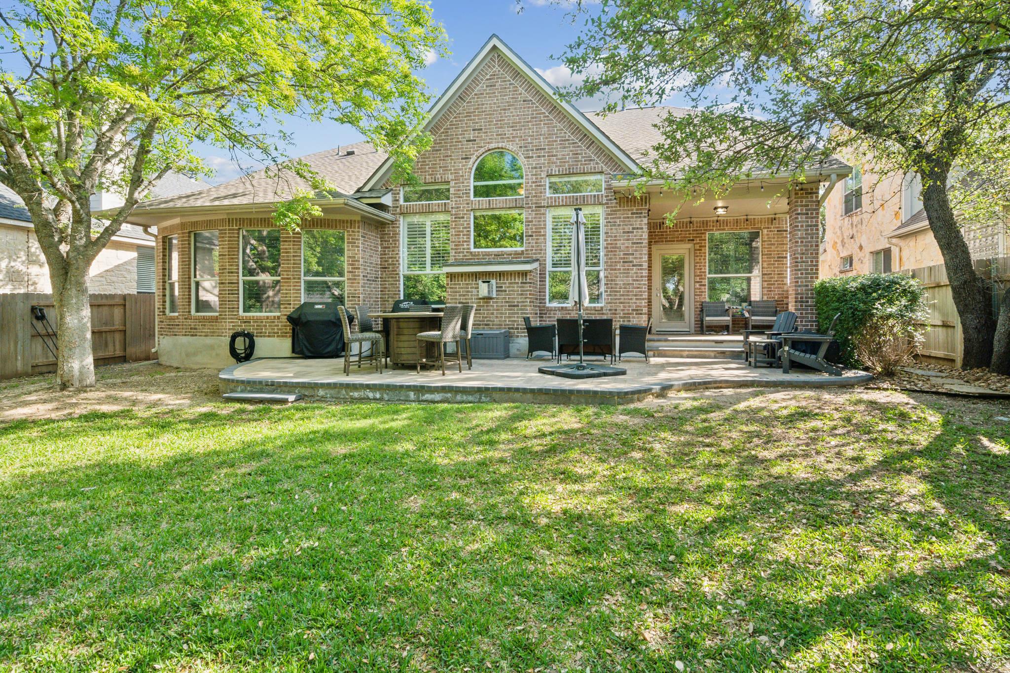 1304 Horseback Holw Property Photo 2