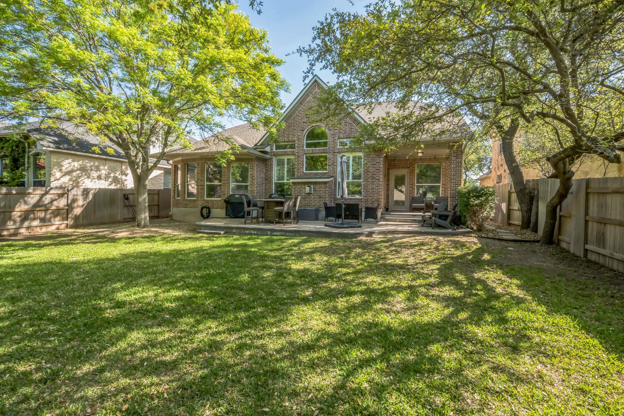 1304 Horseback Holw Property Photo 3