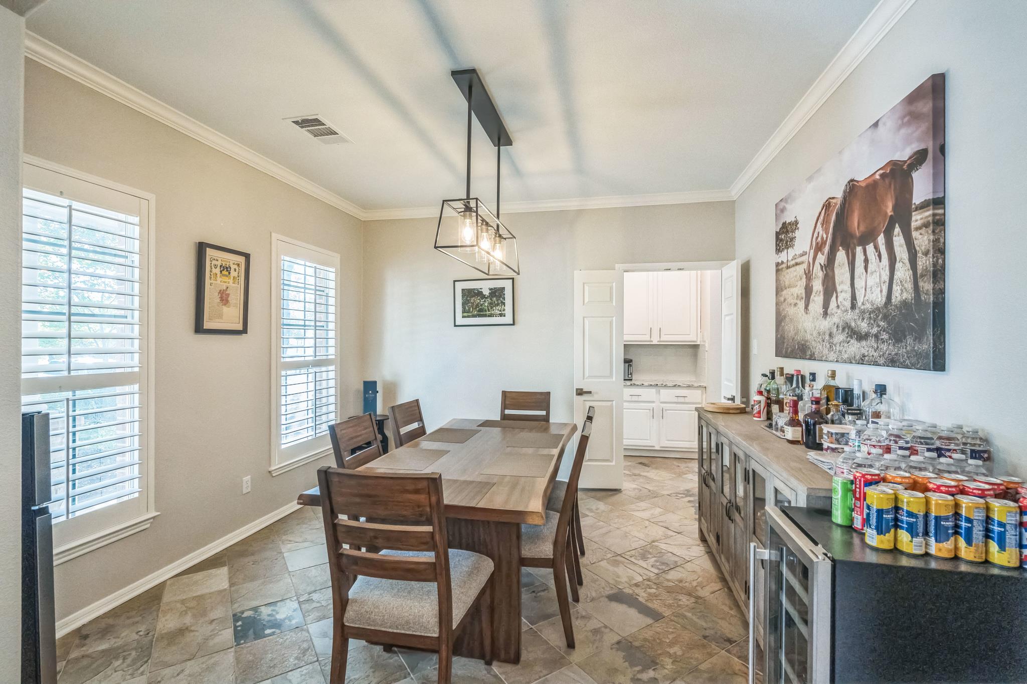 1304 Horseback Holw Property Photo 11