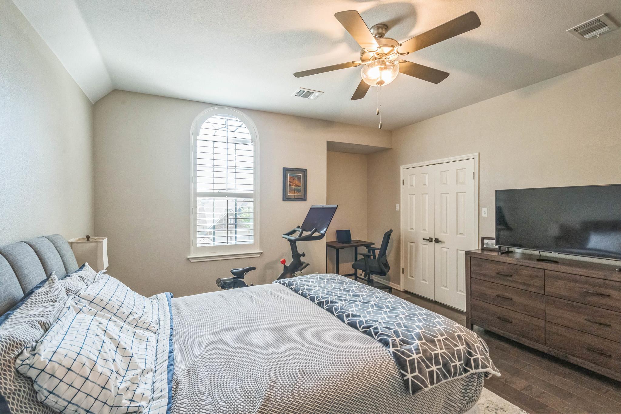1304 Horseback Holw Property Photo 13