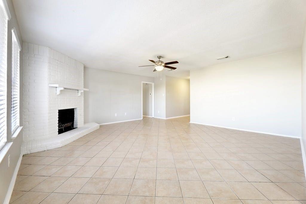 1214 Doonesbury Dr Property Photo 6