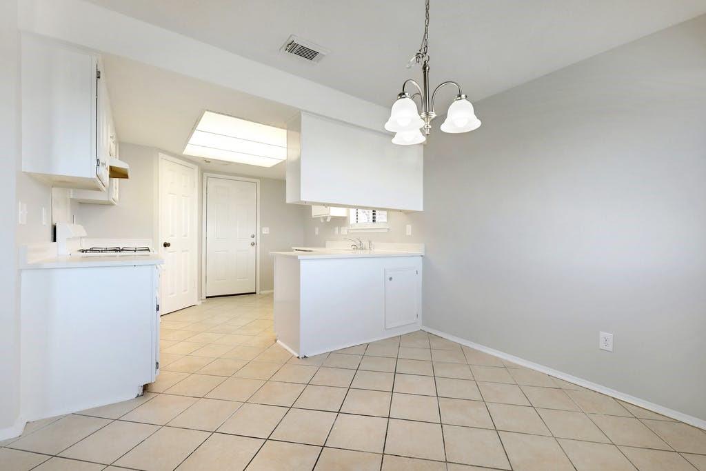 1214 Doonesbury Dr Property Photo 9