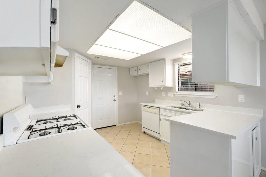 1214 Doonesbury Dr Property Photo 10