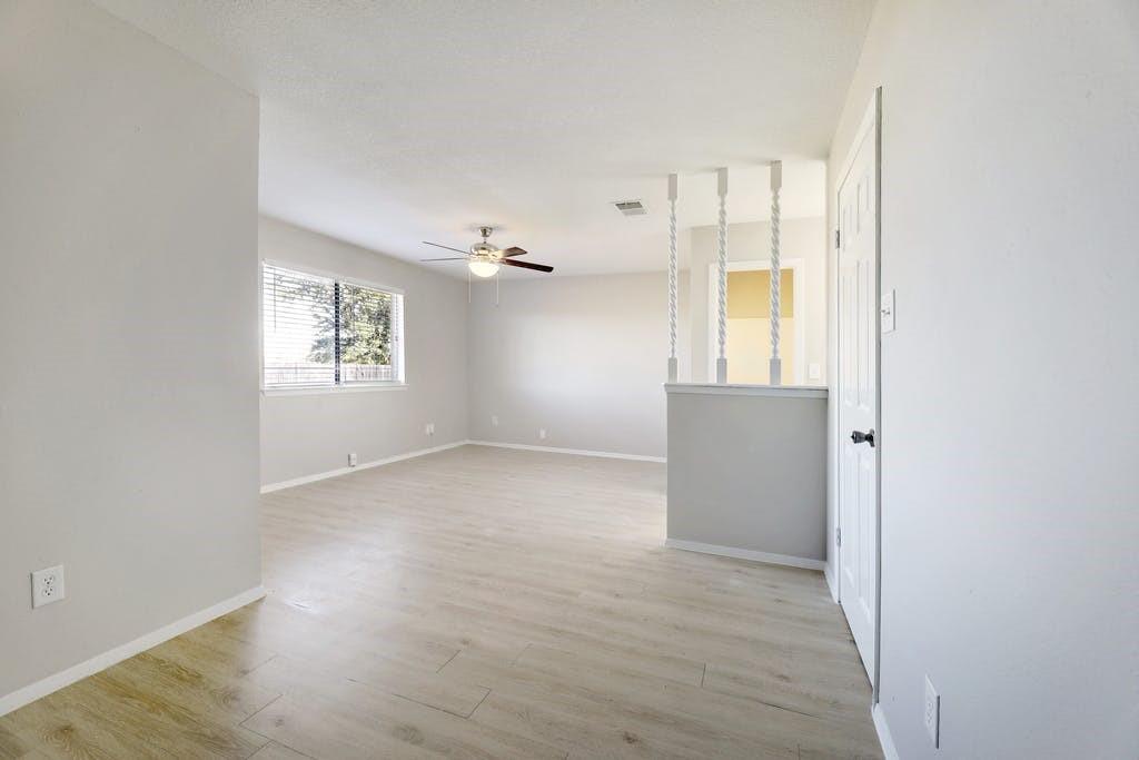1214 Doonesbury Dr Property Photo 12