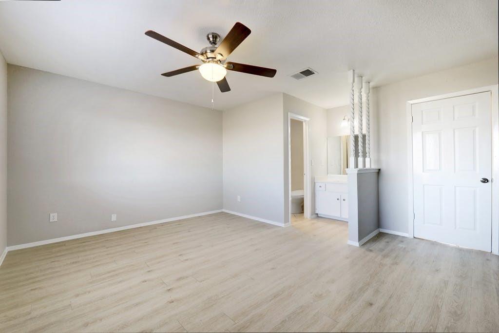 1214 Doonesbury Dr Property Photo 13
