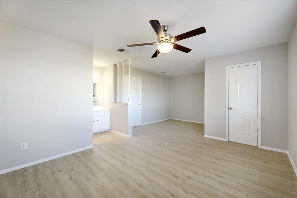 1214 Doonesbury Dr Property Photo 14