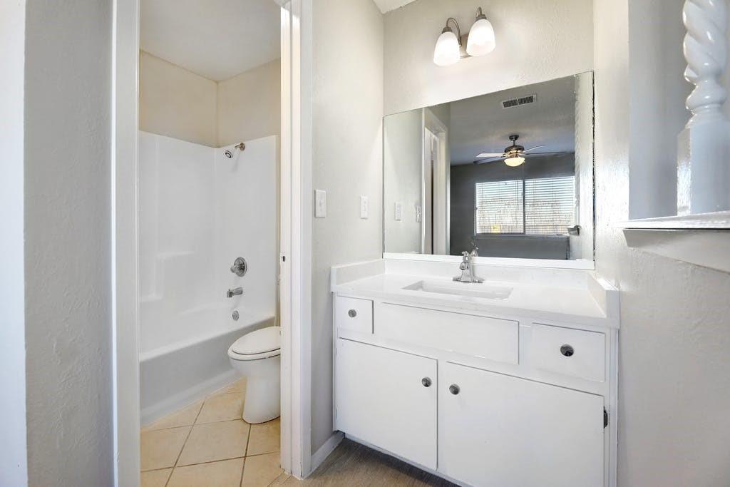 1214 Doonesbury Dr Property Photo 15