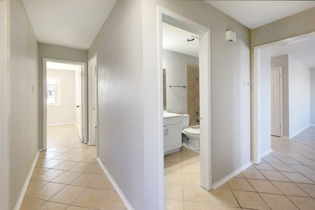 1214 Doonesbury Dr Property Photo 20