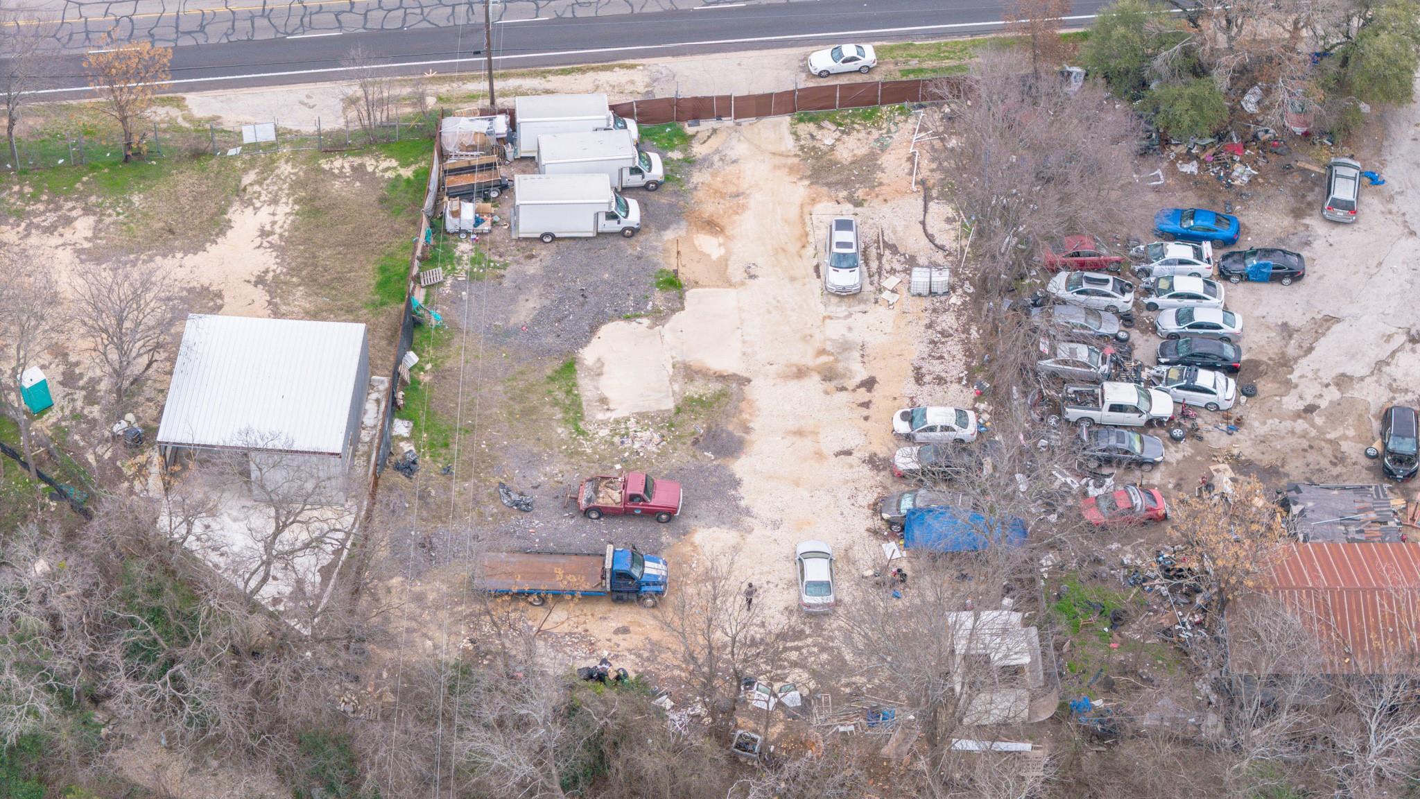 12046 N Lamar Blvd Property Photo 3