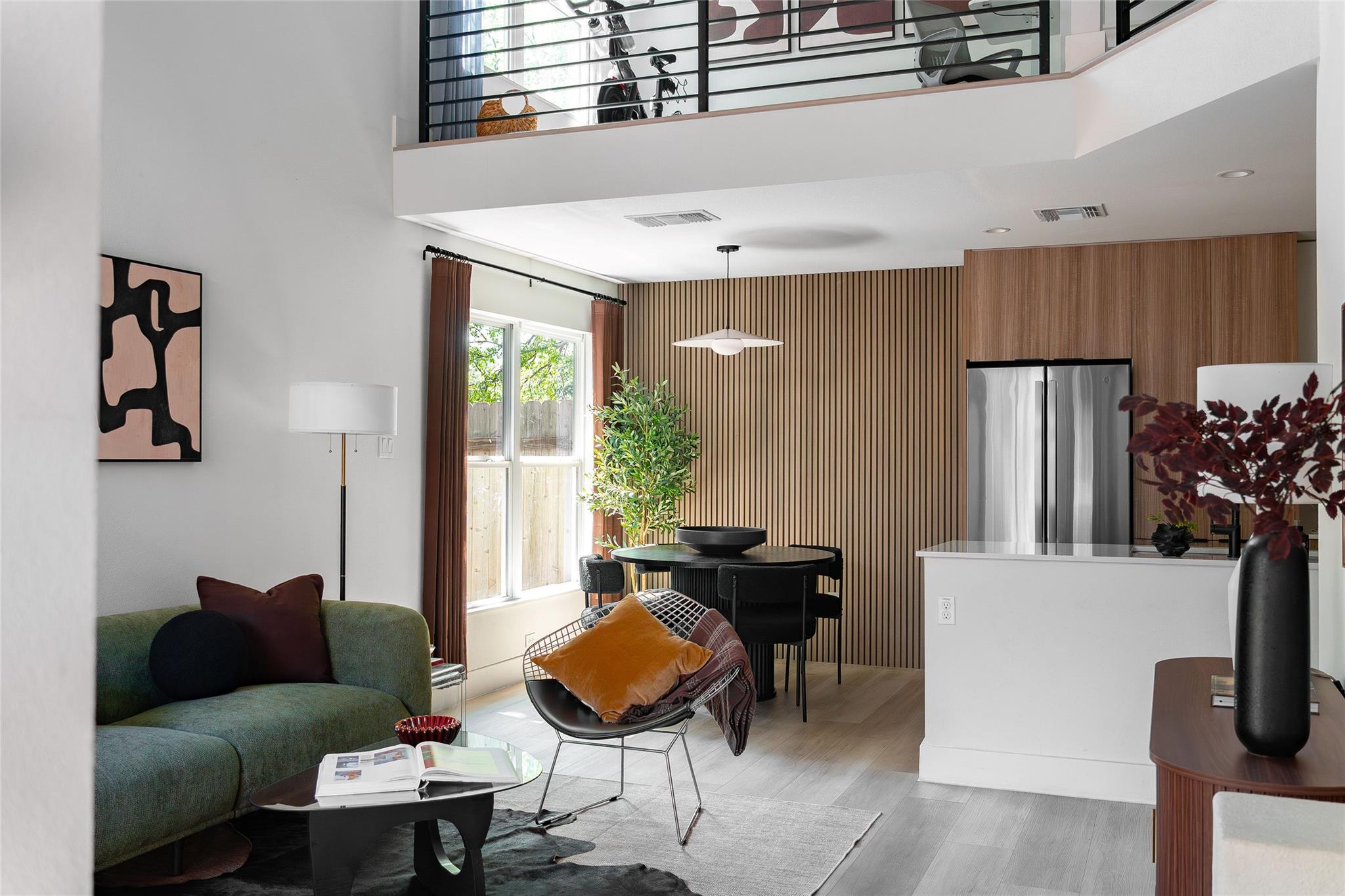 1911 Albury Cv #c Property Photo 4